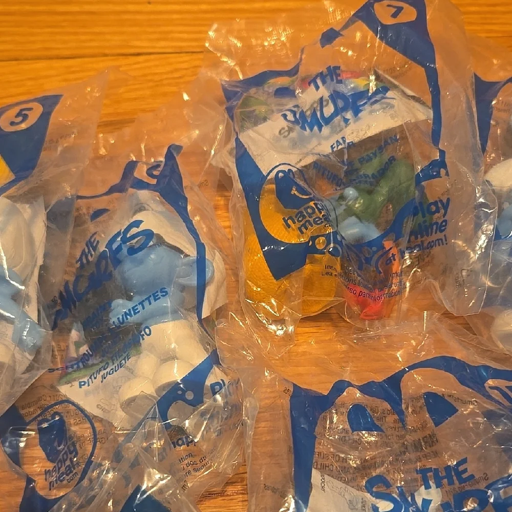 Vibrant Blue Smurfs Party Favors in Clear Bags